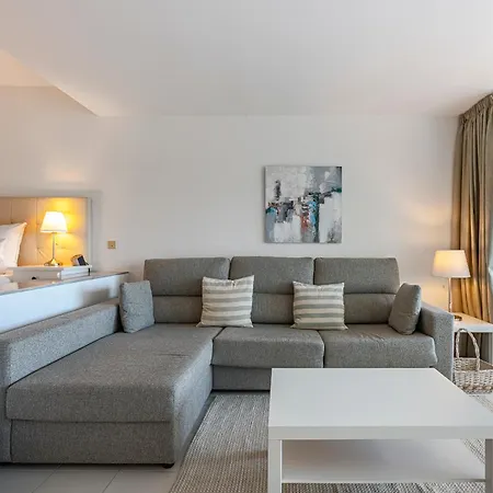 Luminoso Estudio Con Terraza, Piscina Y Vistas Al Mar Apartment *
