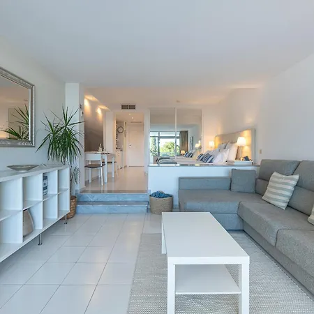 Luminoso Estudio Con Terraza, Piscina Y Vistas Al Mar Apartment *